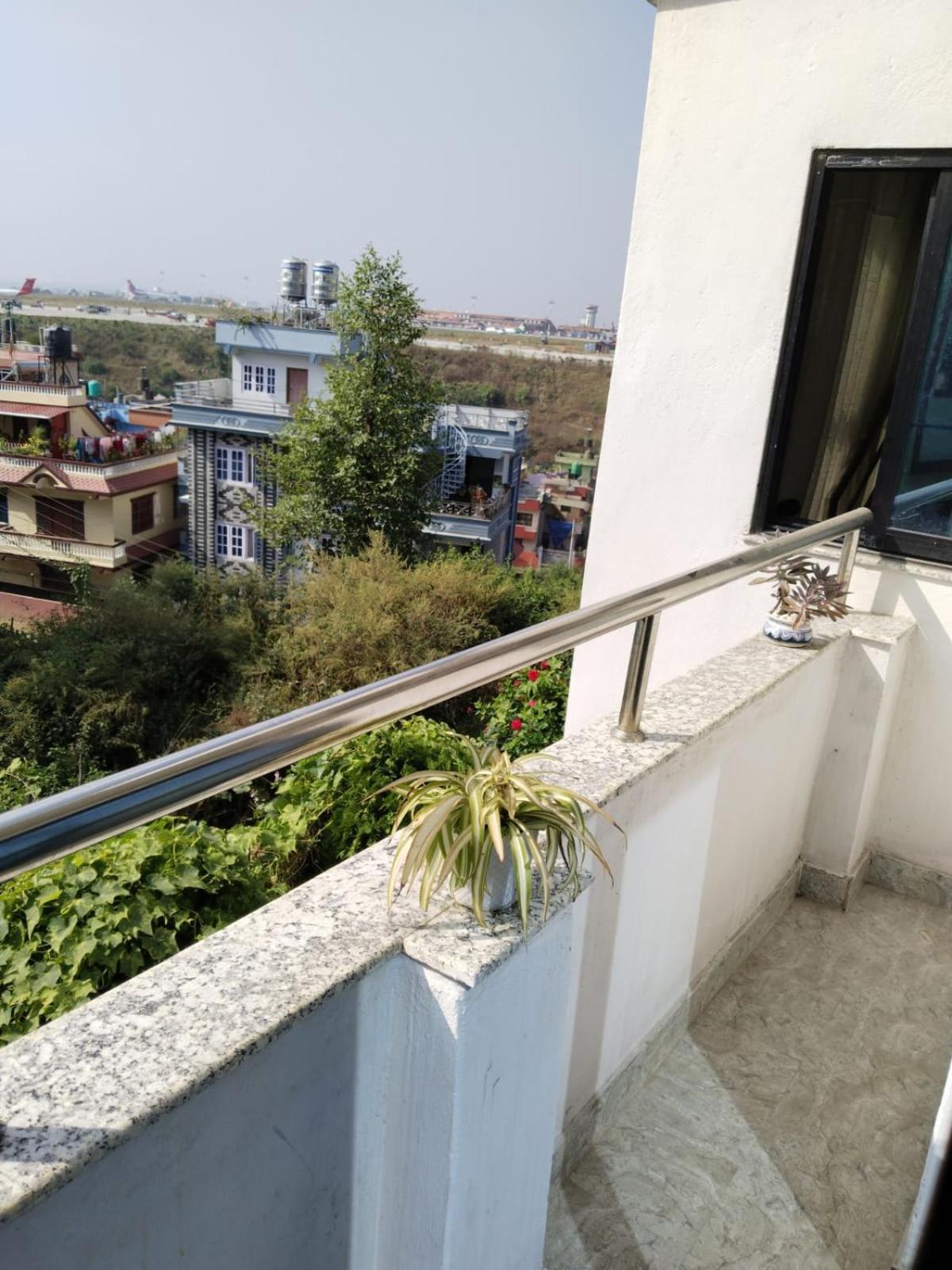 Kathmandu Airport View Hotel And Lodge Экстерьер фото